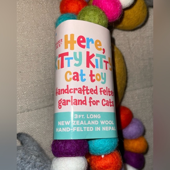 🐱🐾🐱NEW Trader Joe’s Cat Toy Garland 🐾 - Picture 5 of 5